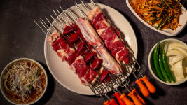 양주골 숯불 회전오리