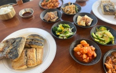 노릇노릇식당