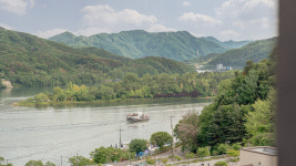 리본 감성&온수풀빌라펜션