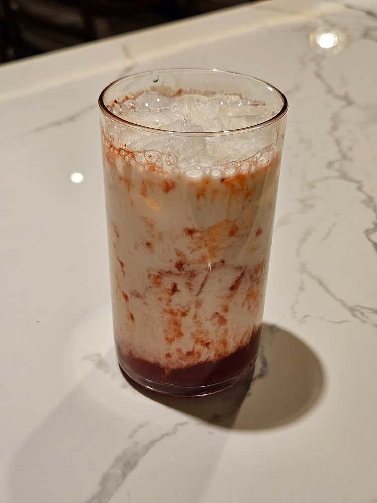 딸기 라떼