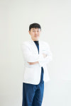 아옳이, 한의사 김형배와 공개 연애 시작… 첫 커플 사진 공개