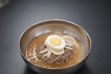 파김치솥뚜껑생삼겹살 파삼