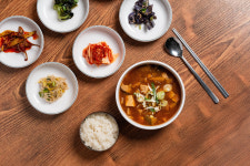 시흥목감 궁 참숯가마&가든식당