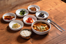 시흥목감 궁 참숯가마&가든식당