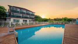 낙조가보이는 스파 펜션