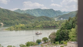 리본 감성&온수풀빌라펜션