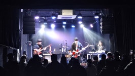 아지토 라이브 홀