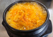 명품 기사식당 뚝다리 김치찌개