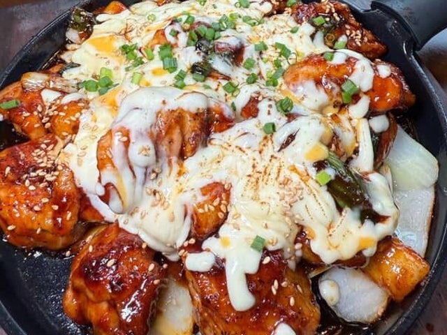 감탄계숯불치킨 문정법조타운점
