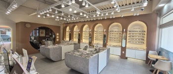 으뜸아이안경 용원점