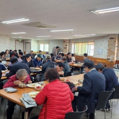 시냇가에심은교회
