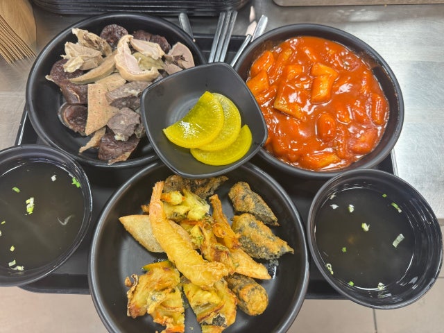 감탄떡볶이 롯데마트 광교점