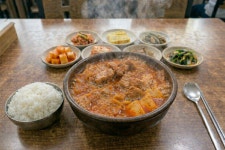 양푼이네생오겹살 | 양푼이네 김치찌개 & 백반