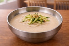우이천닭칼국수 솔샘역점