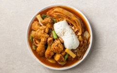 찜닭에 꽂힌 닭집애 수원본점