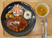 돈까스랑잔치국수