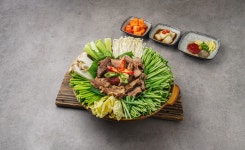 고향흑염소요리점