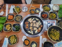 꽃돼지생삼겹살