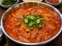황금돼지솥뚜껑삼겹살 갈곶점