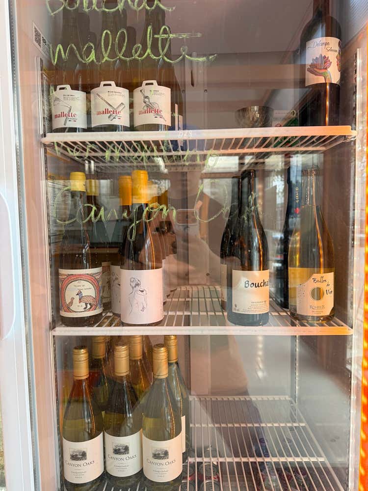 WHITE WINE BOTTLE