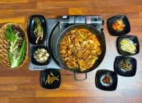 둥지식육식당