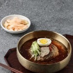 윤동균쉐프의 메밀들깨쑥칼제비 엔 냉면 시지점