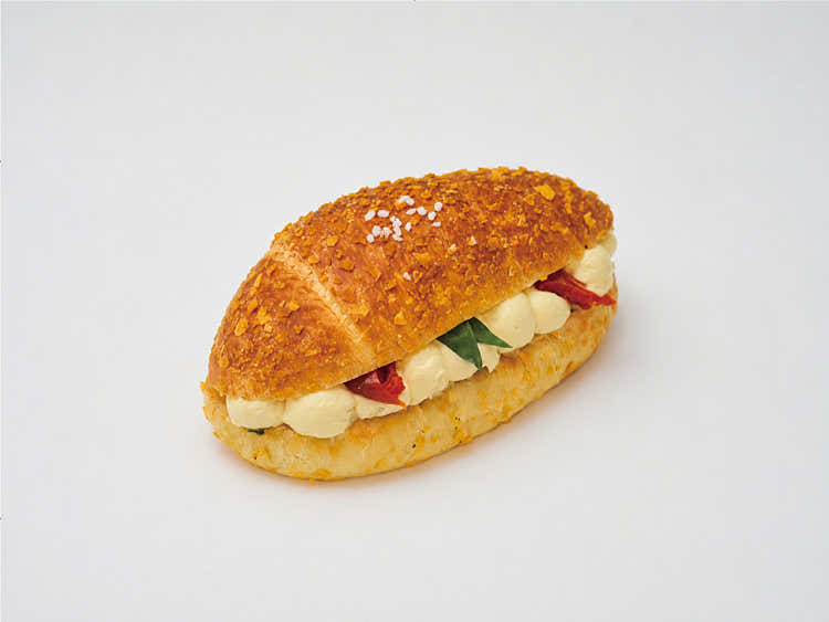 바질 크런치 소금빵