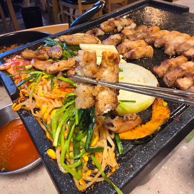 초반식당 육류,고기요리 대표 사진