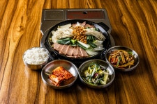 무쇠솥부대찌개