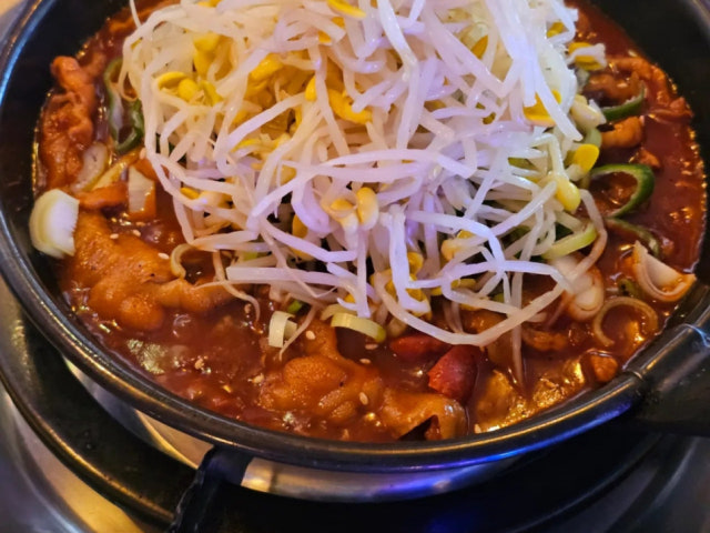 팔도실비집 홍콩할매불닭발 달동점