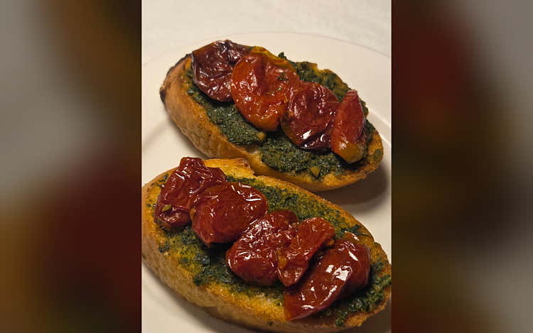 바질페스토&썬드라이 토마토 치게티