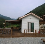 객실내부-산아래펜션