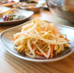 입맛을 돋아주는 풍성한 반찬-만촌동 맛집 볼빨간쭈꾸미장어