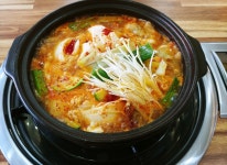 매장전경-항아리 김치찌개