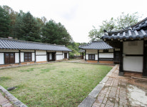 안채-장락원전통한옥펜션