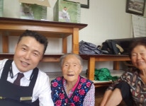9월 산양 경로당 피부봉사-피부미용 꽃봉오리봉사단 구미