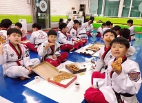 실내활동-경희대박사 현대태권도장