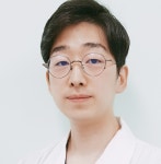 원장 소개-웰니스귀피부동물병원