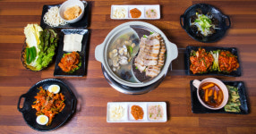 음식사진-군산칼국수보쌈