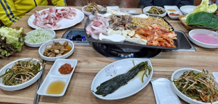 음식사진-강바다꿀돼지고기먹고대박