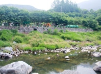 산내들 앞 계곡-지리산 산내들펜션야영장