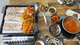 메뉴-돼지마당연탄소금구이