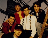 뉴 키즈 온 더 블럭 New Kids On The Block