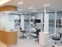 광안리동백나무치과의원