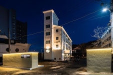 더홀리랜드호텔