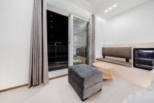 더홀리랜드호텔