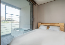 윤슬로풀엔스파