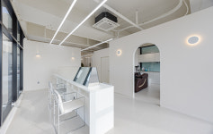 프라이빗 323 살롱 첨단점