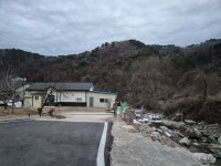 앉은바위하우스