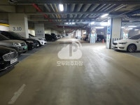 브라운스톤 주차장